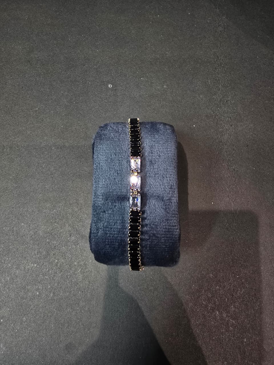 Black Bracelet for Girls – Stylish Trendy Fashion Accessory