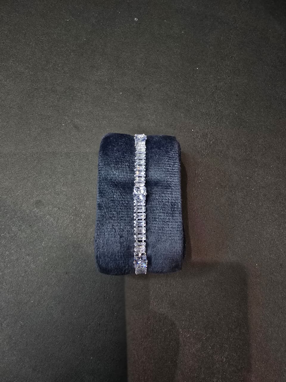 Crystal Bracelet for Girls – Elegant Sparkling Fashion Jewelry