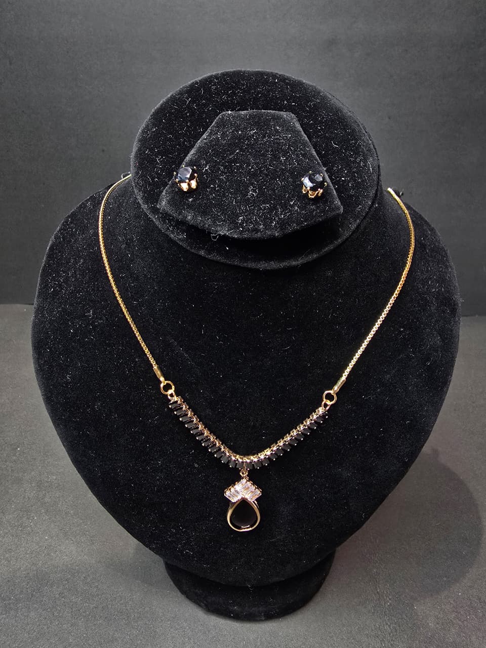Necklace Set with Earrings – Elegant Jewelry for Weddings & Parties