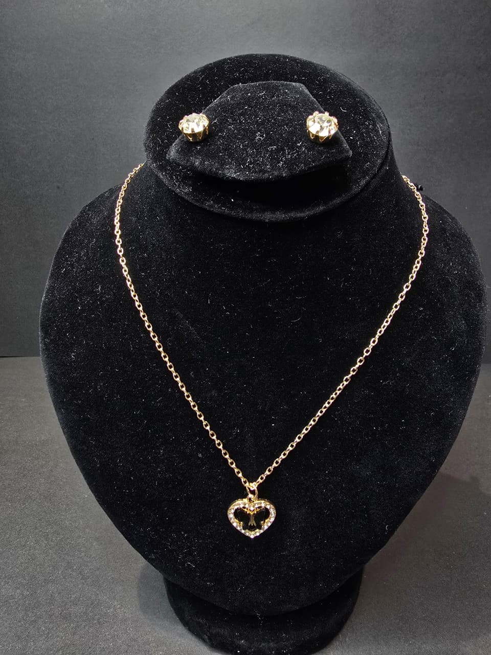 Golden Necklace & Earring Set – Elegant Bridal & Party Jewelry