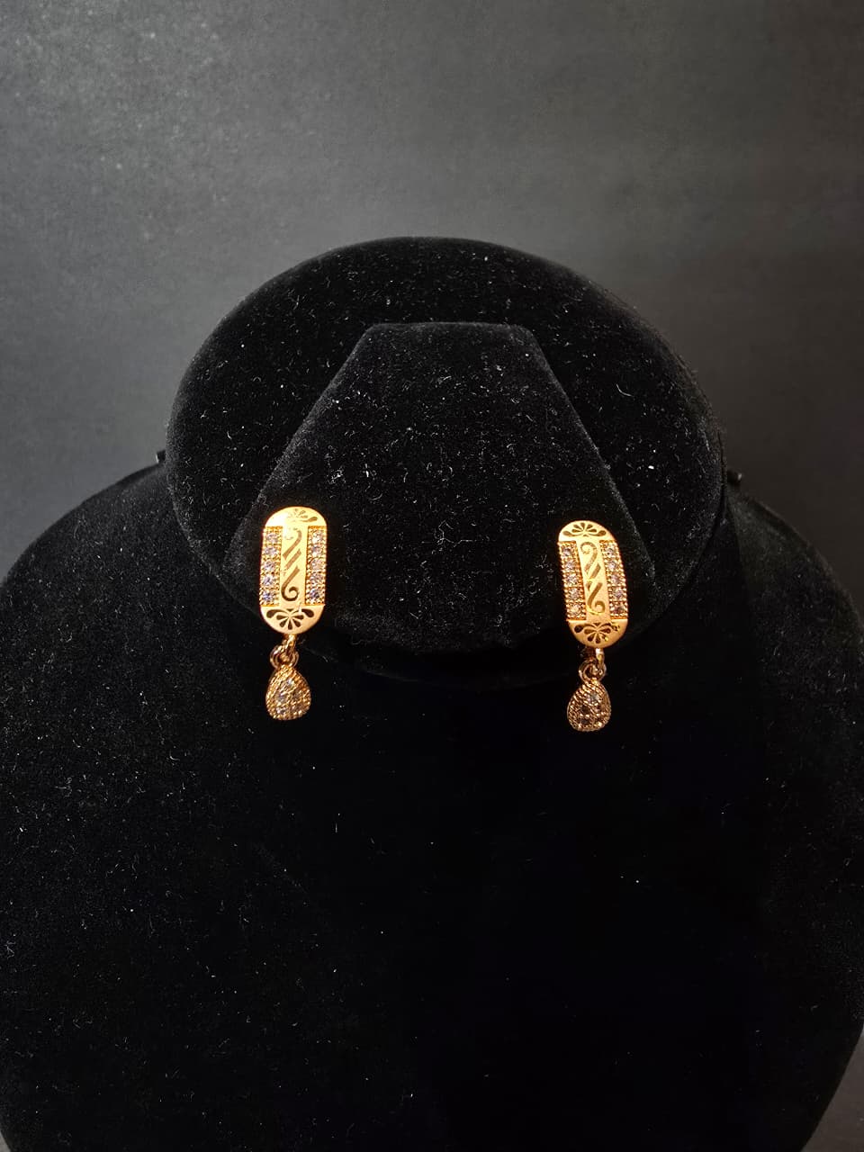 Golden Color Earrings – Elegant Jewelry for Women & Girls