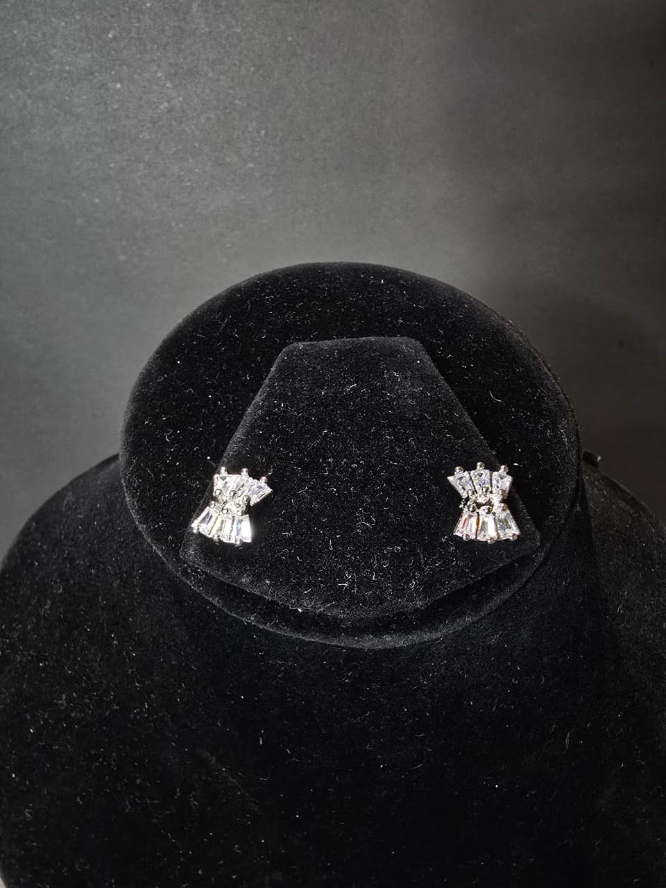 Stylish Elegant Earrings – Perfect for Daily Wear & Special Occasions