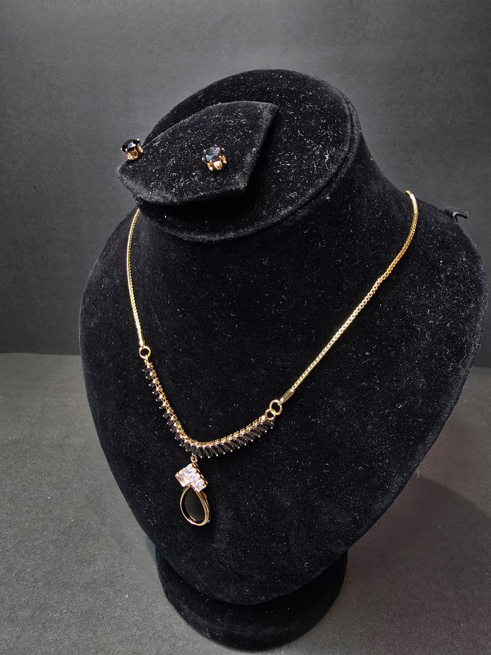 Necklace Set with Earrings – Elegant Jewelry for Weddings & Parties