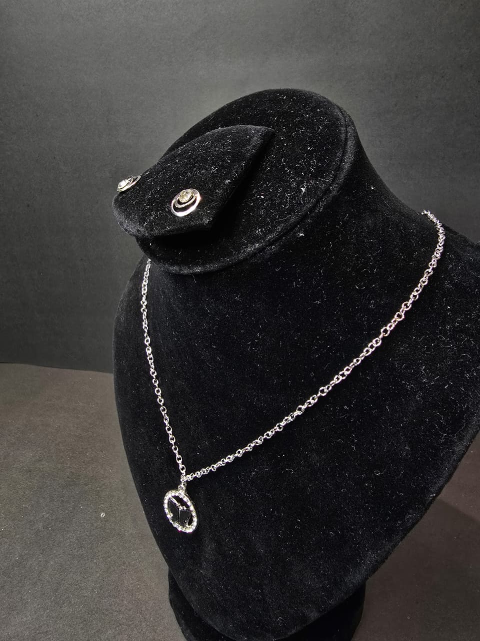 Elegant Necklace & Earring Set – Timeless Jewelry for Every Occasion