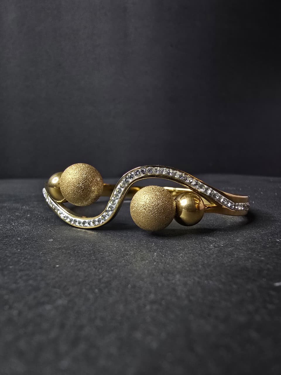 Golden Bracelet for Girls – Elegant Stylish Jewelry for Daily Wear & Parties