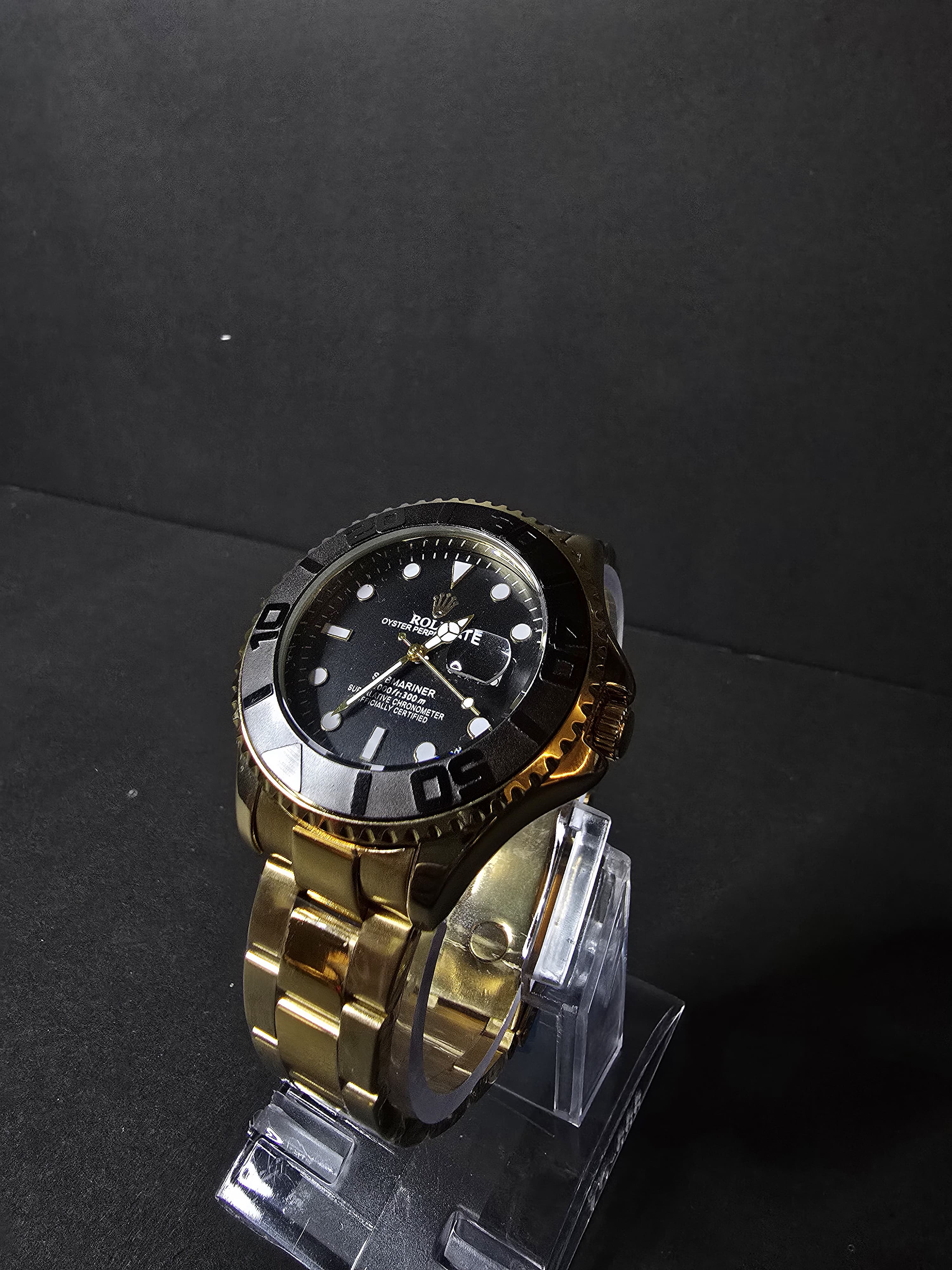 Rolex Black & Golden Watch – Luxury Swiss Timepiece of Prestige