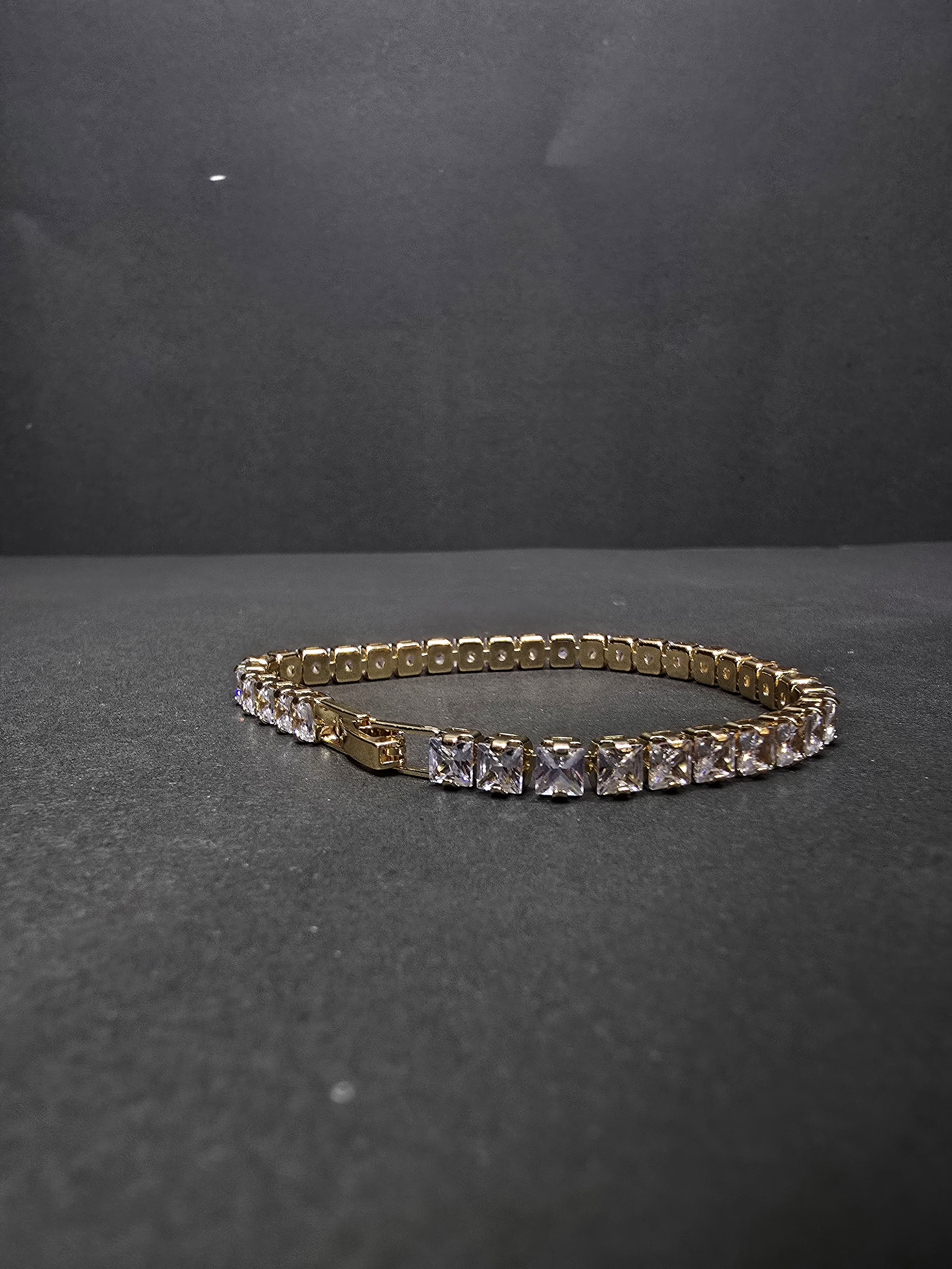 Girls Bracelet with Diamond Cuts – Elegant Sparkling Fashion Jewelry