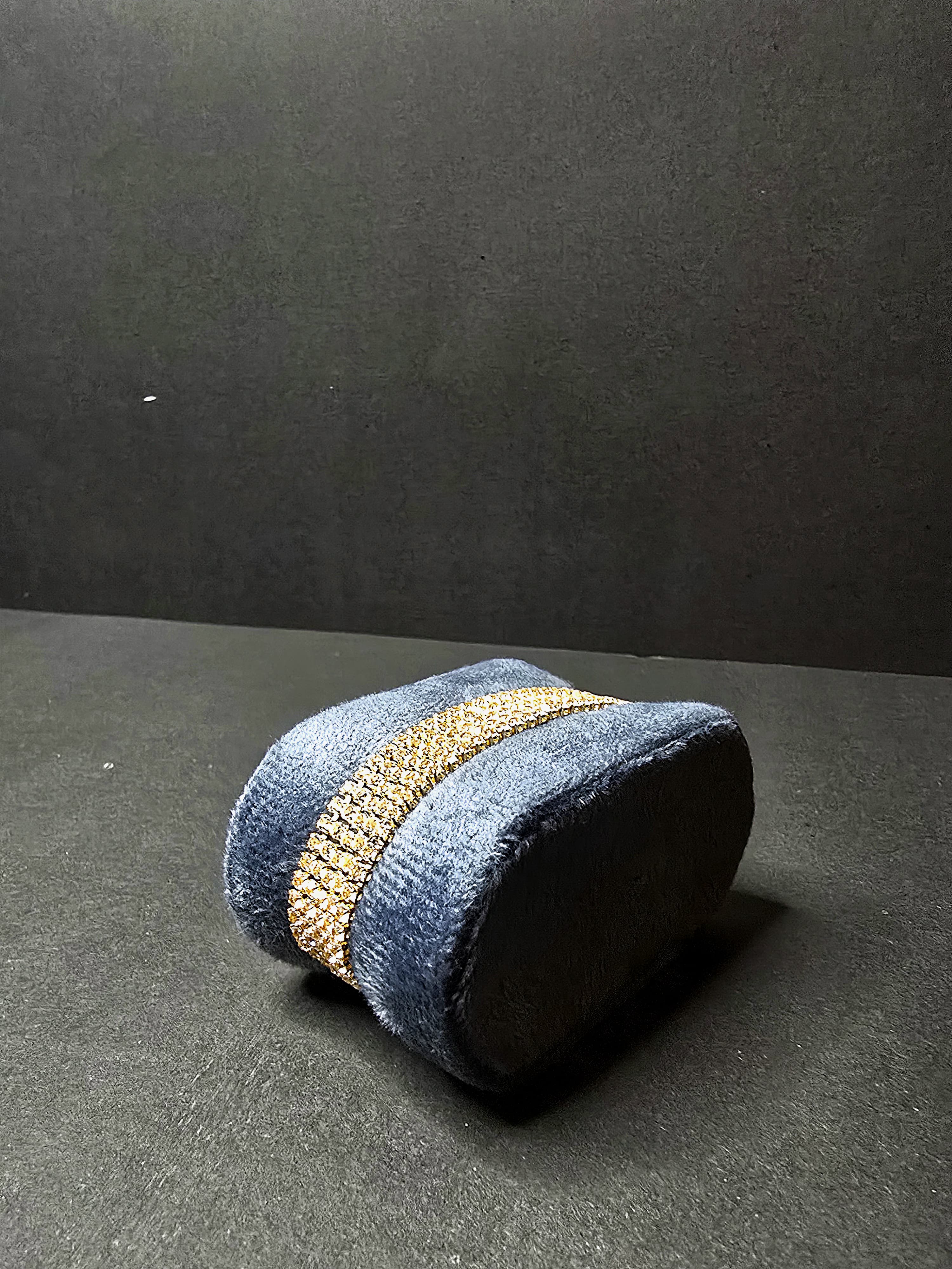 Golden Bracelet – Elegant Fashion Jewelry for Women & Girls