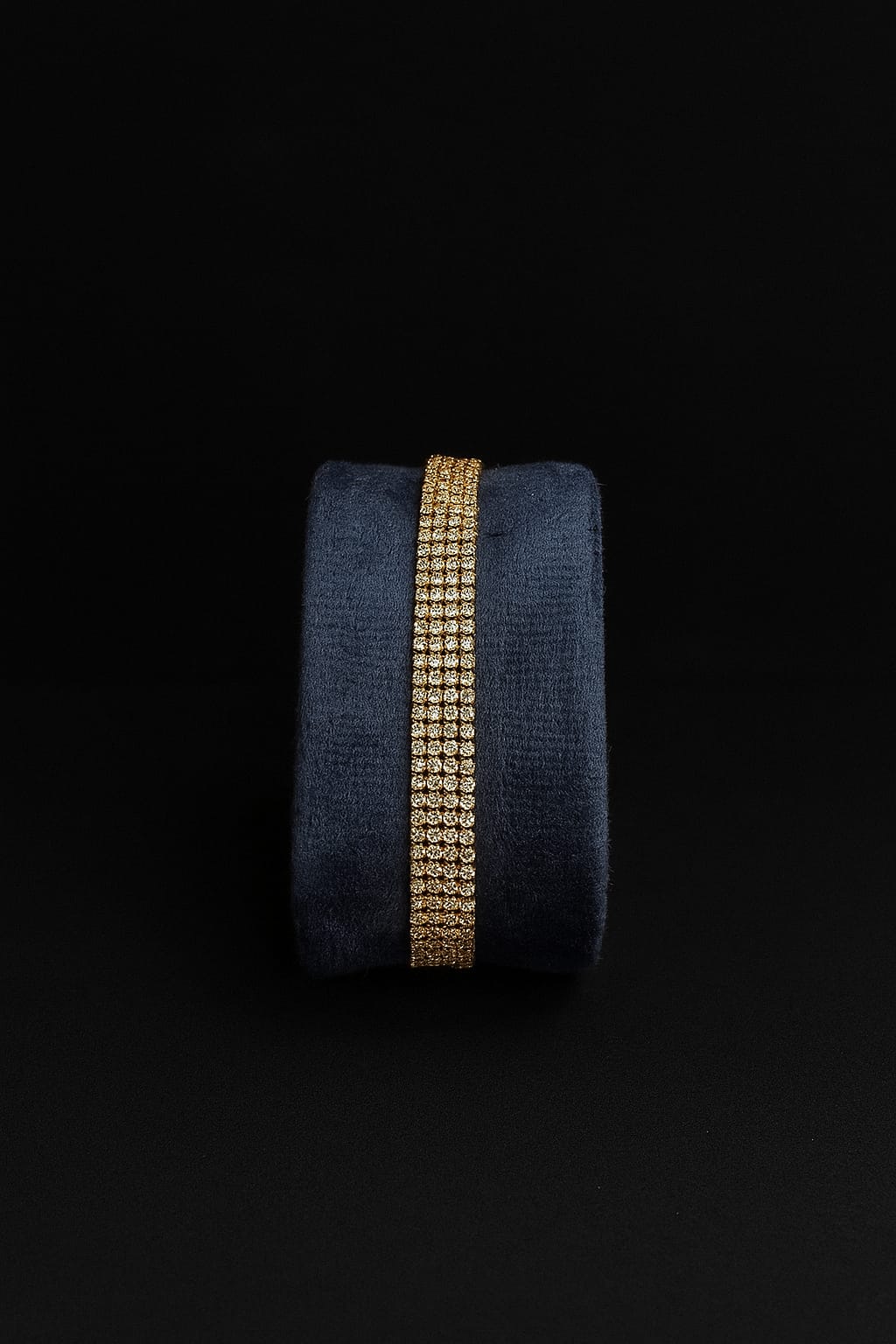 Golden Bracelet – Elegant Fashion Jewelry for Women & Girls